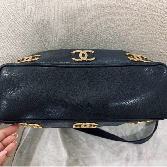Chanel Caviar leather bucket bag 24K gold plated CC - Picture 5 of 16